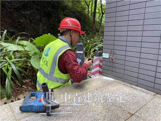 房屋安全鑒定是檢測材料的性能及結構安全